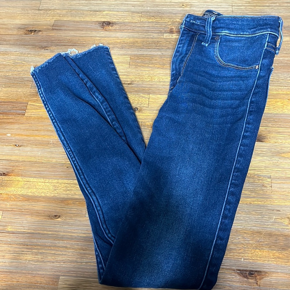 Abercrombie  high rise skinny jeans size 24